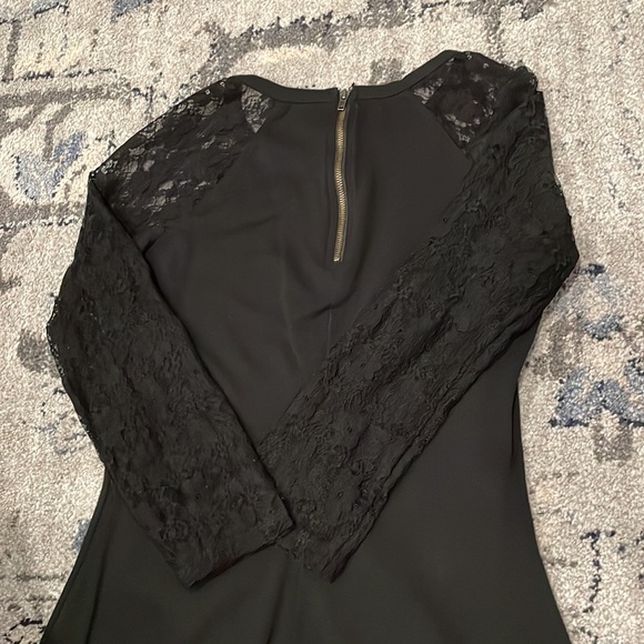 Express cotton body-con black dress with lace sleeves - Picture 4 of 4